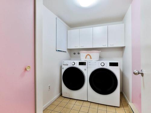 Powder room - 3229 Rue Plante, Longueuil (Saint-Hubert), QC - Indoor Photo Showing Laundry Room