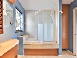 Ensuite bathroom - 