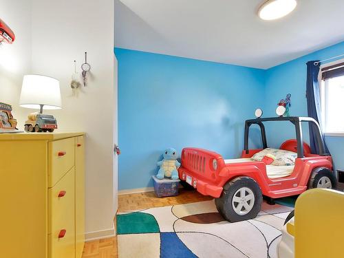 Bedroom - 3229 Rue Plante, Longueuil (Saint-Hubert), QC - Indoor Photo Showing Garage