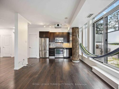 1222-400 Adelaide St E, Toronto, ON - Indoor Photo Showing Kitchen With Stainless Steel Kitchen