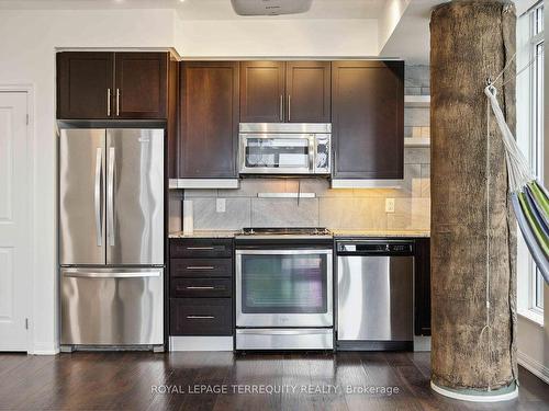 1222-400 Adelaide St E, Toronto, ON - Indoor Photo Showing Kitchen With Stainless Steel Kitchen