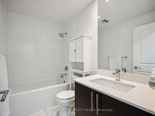 1222-400 Adelaide St E, Toronto, ON - Indoor Photo Showing Bathroom