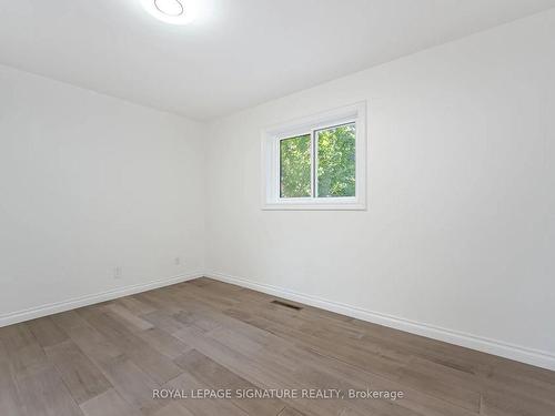 830 South Service Rd, Mississauga, ON - Indoor Photo Showing Other Room