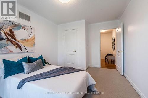 1337 Kestell Boulevard W, Oakville (Iroquois Ridge North), ON - Indoor Photo Showing Bedroom