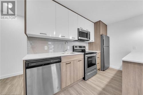 227 Market Street Unit# 1, Hamilton, ON - Indoor Photo Showing Kitchen