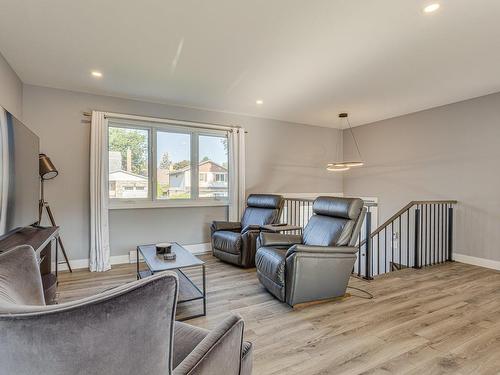 Living room - 19 Rue Lord, Repentigny (Repentigny), QC - Indoor Photo Showing Living Room