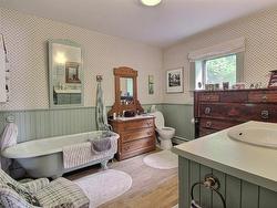 Ensuite bathroom - 