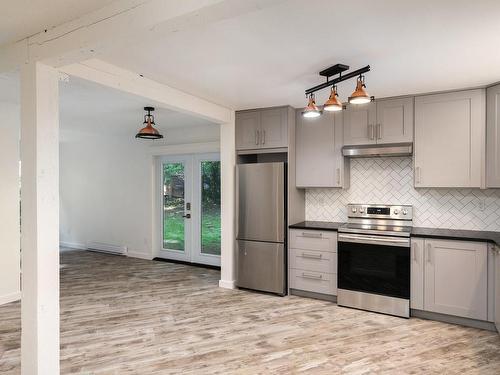 531 Westwind Dr, Langford, BC - Indoor Photo Showing Kitchen With Stainless Steel Kitchen