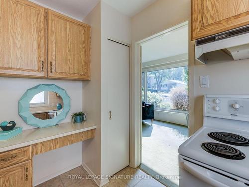 8 Trailside Dr, Toronto, ON - Indoor Photo Showing Kitchen