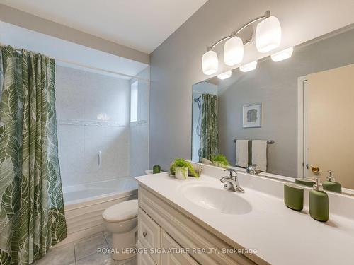 8 Trailside Dr, Toronto, ON - Indoor Photo Showing Bathroom