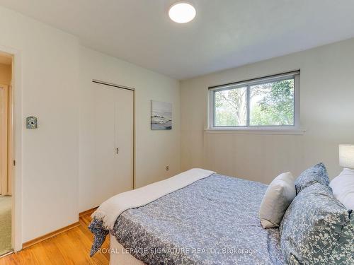 8 Trailside Dr, Toronto, ON - Indoor Photo Showing Bedroom