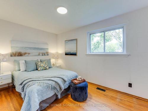 8 Trailside Dr, Toronto, ON - Indoor Photo Showing Bedroom