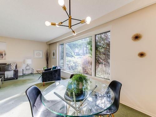 8 Trailside Dr, Toronto, ON - Indoor Photo Showing Dining Room