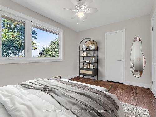 130 Three Valleys Dr, Toronto, ON - Indoor Photo Showing Bedroom