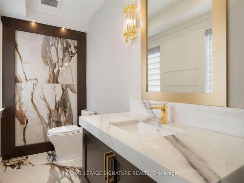 172 Maplehurst Ave, Toronto, ON - Indoor Photo Showing Bathroom