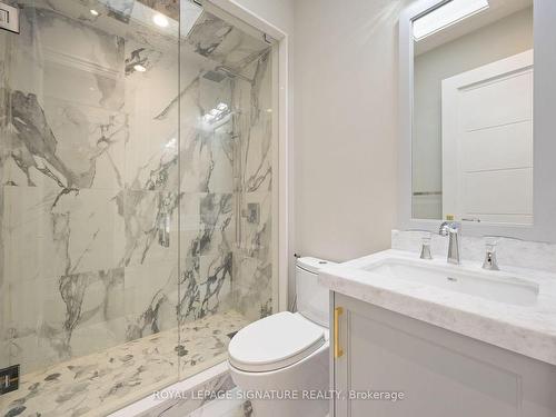 172 Maplehurst Ave, Toronto, ON - Indoor Photo Showing Bathroom