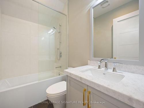 172 Maplehurst Ave, Toronto, ON - Indoor Photo Showing Bathroom