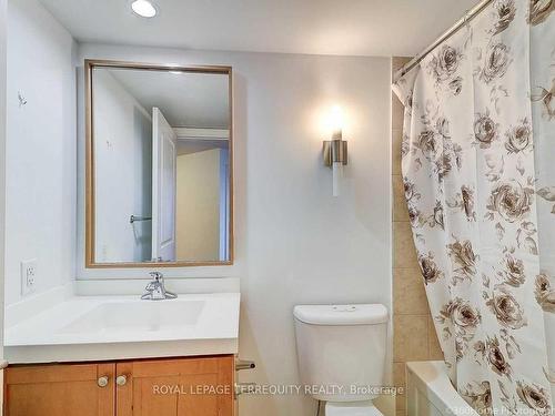 2229-500 Doris Ave, Toronto, ON - Indoor Photo Showing Bathroom