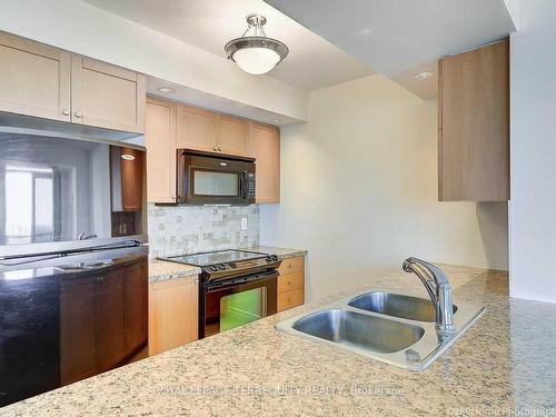 2229-500 Doris Ave, Toronto, ON - Indoor Photo Showing Kitchen With Double Sink