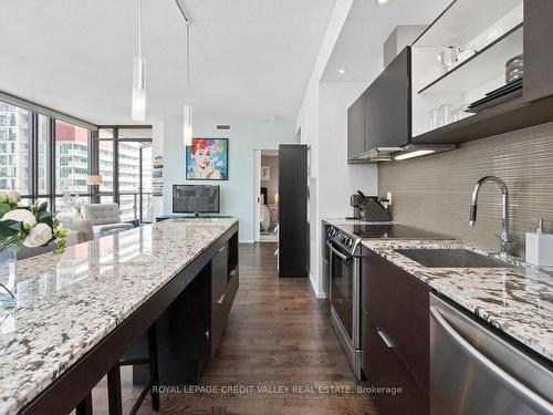 1003-8 Charlotte St, Toronto, ON - Indoor Photo Showing Kitchen With Upgraded Kitchen