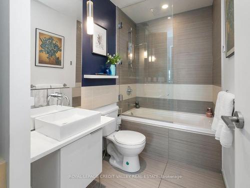 1003-8 Charlotte St, Toronto, ON - Indoor Photo Showing Bathroom