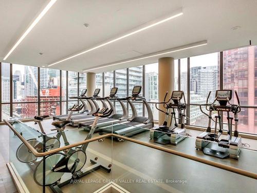 1003-8 Charlotte St, Toronto, ON - Indoor Photo Showing Gym Room