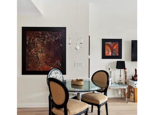 211-5120 Cordova Bay Rd, Saanich, BC - Indoor Photo Showing Dining Room