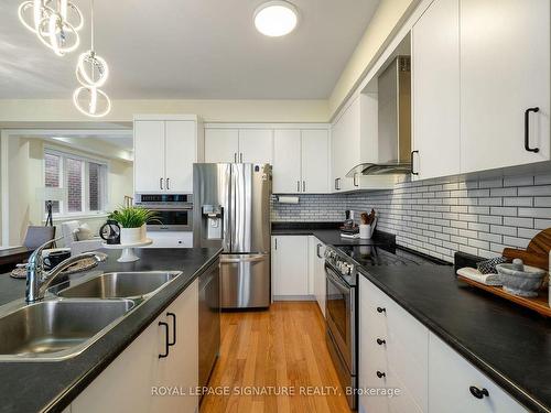 16 Closson Dr, Whitby, ON - Indoor Photo Showing Kitchen With Double Sink With Upgraded Kitchen