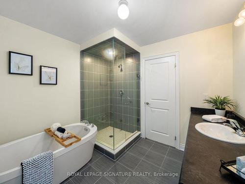 16 Closson Dr, Whitby, ON - Indoor Photo Showing Bathroom