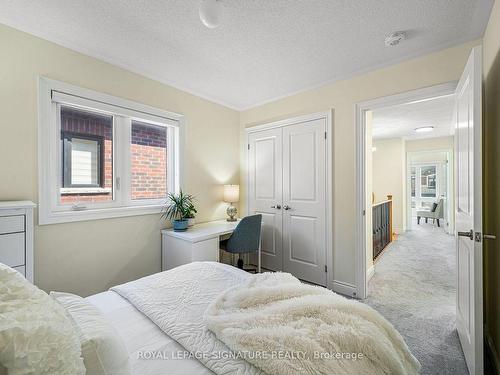 16 Closson Dr, Whitby, ON - Indoor Photo Showing Bedroom