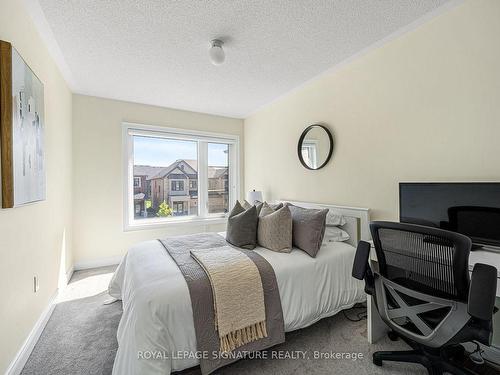 16 Closson Dr, Whitby, ON - Indoor Photo Showing Bedroom