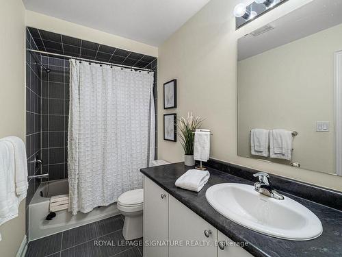 16 Closson Dr, Whitby, ON - Indoor Photo Showing Bathroom