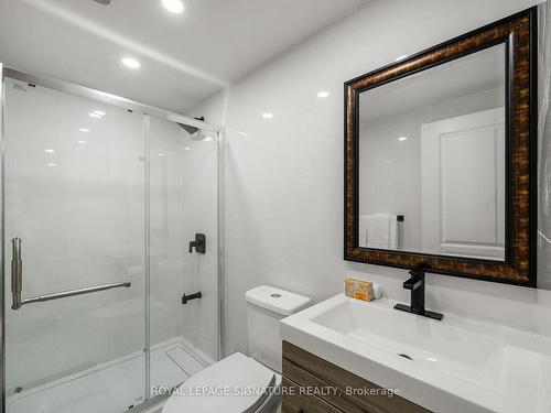 16 Closson Dr, Whitby, ON - Indoor Photo Showing Bathroom