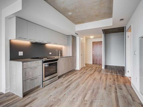 525-30 Baseball Pl, Toronto, ON - Indoor Photo Showing Kitchen