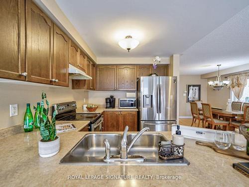 23 Barli Cres, Vaughan, ON - Indoor Photo Showing Kitchen With Double Sink