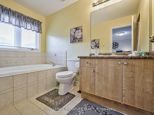 23 Barli Cres, Vaughan, ON - Indoor Photo Showing Bathroom