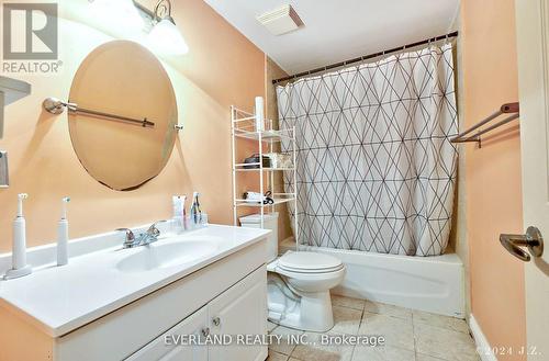 146 Thoms Crescent, Newmarket (Central Newmarket), ON - Indoor Photo Showing Bathroom