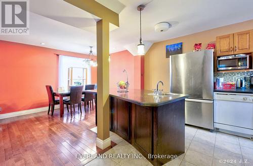 146 Thoms Crescent, Newmarket (Central Newmarket), ON - Indoor Photo Showing Kitchen