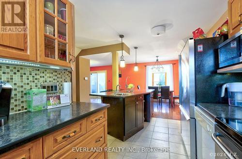 146 Thoms Crescent, Newmarket (Central Newmarket), ON - Indoor Photo Showing Kitchen