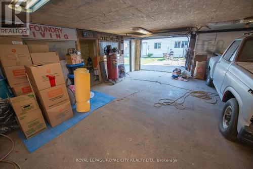 14 Industrial Street, Guelph (Two Rivers), ON - Indoor Photo Showing Garage