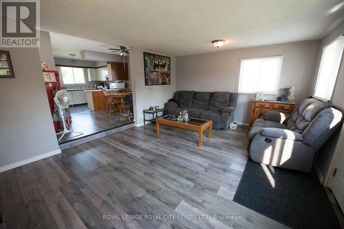 14 Industrial Street, Guelph (Two Rivers), ON - Indoor Photo Showing Living Room