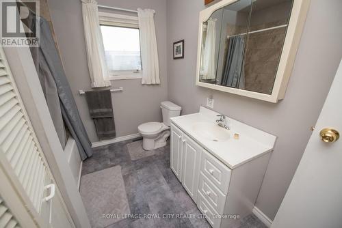 14 Industrial Street, Guelph (Two Rivers), ON - Indoor Photo Showing Bathroom