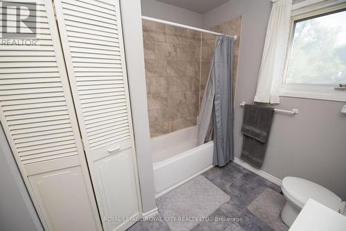 14 Industrial Street, Guelph (Two Rivers), ON - Indoor Photo Showing Bathroom