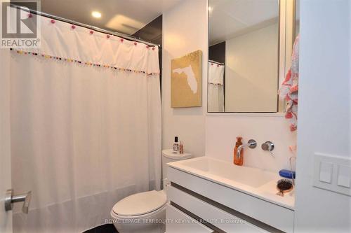 4004 - 197 Yonge Street, Toronto, ON - Indoor Photo Showing Bathroom