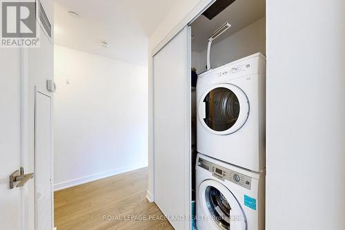 910 - 17 Dundonald Street, Toronto, ON - Indoor Photo Showing Laundry Room