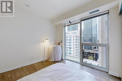 910 - 17 Dundonald Street, Toronto (Church-Yonge Corridor), ON - Indoor Photo Showing Bedroom