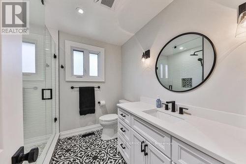 972 South Service Road, Mississauga, ON - Indoor Photo Showing Bathroom