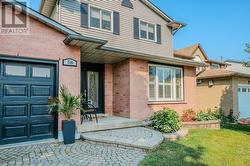 58 DUBLIN DRIVE  Hamilton, ON L9B 2B6