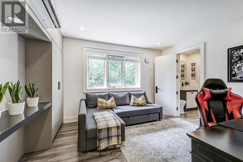 34 Connaught Avenue, Aurora (Aurora Village), ON - Indoor Photo Showing Living Room