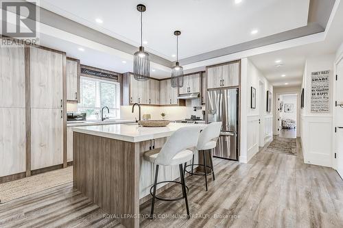 34 Connaught Avenue, Aurora (Aurora Village), ON - Indoor Photo Showing Kitchen With Upgraded Kitchen